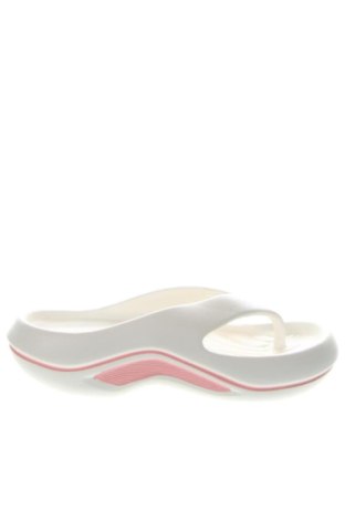 Papuci Unbranded, Mărime 38, Culoare Alb, Preț 68,24 Lei, #137424492