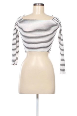 Damen Shirt Pull&Bear, Größe XS, Farbe Mehrfarbig, Preis 6,00 €, #137421706