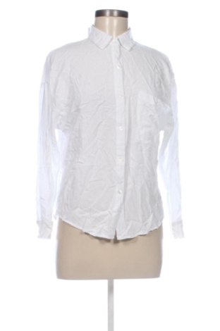 Cămașă de femei Pull&Bear, Mărime M, Culoare Alb, Preț 36,74 Lei, #137441440