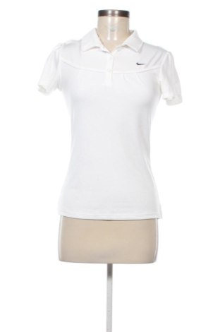 Női póló Nike, Méret S, Szín Fehér, Ár 6 383 Ft, #137409342