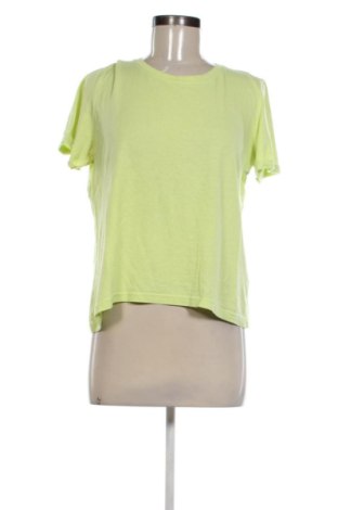 Дамска тениска Bershka, Размер M, Цвят Зелен, Цена 9,00 €, #137447977