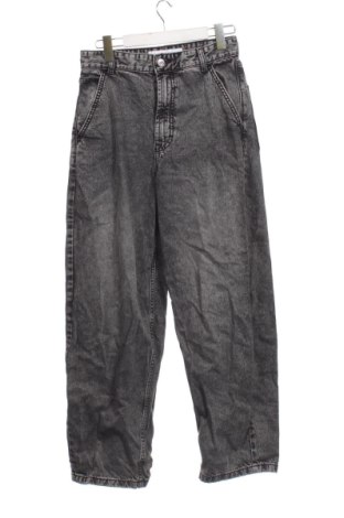 Damskie jeansy Bershka, Rozmiar M, Kolor Szary, Cena 38,10 zł, #137373439