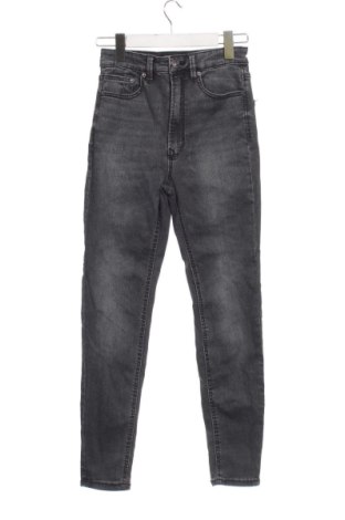 Damskie jeansy Stradivarius, Rozmiar S, Kolor Szary, Cena 46,57 zł, #137389388