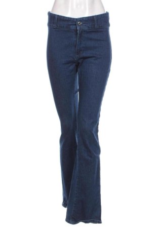 Damskie jeansy Bershka, Rozmiar S, Kolor Niebieski, Cena 55,04 zł, #137418890