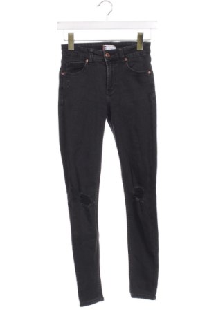 Damskie jeansy Bershka, Rozmiar XS, Kolor Czarny, Cena 41,13 zł, #137420694