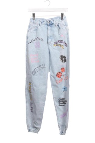 Дамски дънки Bershka, Размер XS, Цвят Син, Цена 14,00 €, #137426421