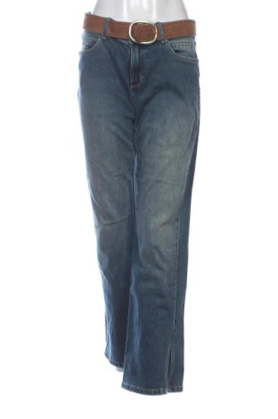 Blugi de femei Bershka, Mărime L, Culoare Albastru, Preț 104,98 Lei, #137435467