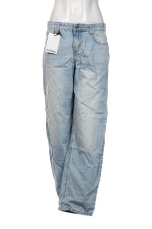Damskie jeansy Bershka, Rozmiar M, Kolor Niebieski, Cena 105,99 zł, #137436442