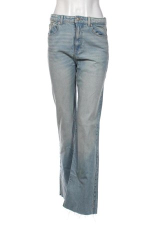 Blugi de femei Bershka, Mărime M, Culoare Albastru, Preț 128,99 Lei, #137443274