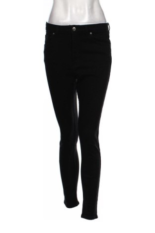 Damskie jeansy Bershka, Rozmiar S, Kolor Czarny, Cena 46,57 zł, #137397315