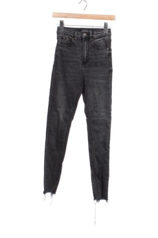 Damskie jeansy Stradivarius, Rozmiar XXS, Kolor Czarny, Cena 50,80 zł, #137401351