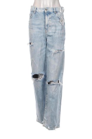 Damskie jeansy Bershka, Rozmiar S, Kolor Niebieski, Cena 66,99 zł, #137403403