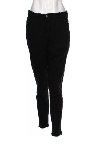 Damskie jeansy Bershka, Rozmiar M, Kolor Czarny, Cena 45,17 zł, #137410436