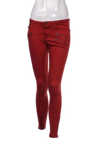 Damskie jeansy Zara, Rozmiar S, Kolor Czerwony, Cena 50,80 zł, #137419266