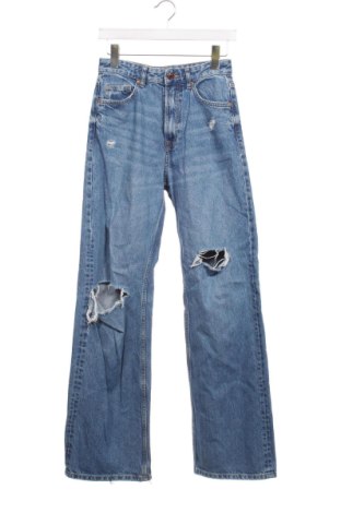 Damskie jeansy Bershka, Rozmiar XS, Kolor Niebieski, Cena 42,34 zł, #137420640