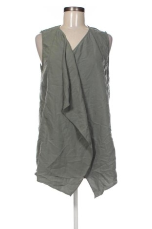 Дамски елек Bershka, Размер M, Цвят Зелен, Цена 13,15 €, #137416756