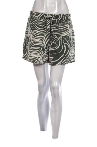 Pantaloni scurți de femei Amisu, Mărime L, Culoare Multicolor, Preț 41,99 Lei, #137419522