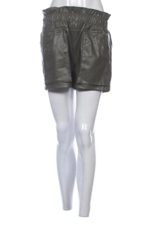 Pantaloni scurți de femei D.D. Style, Mărime S, Culoare Verde, Preț 47,24 Lei, #137424810