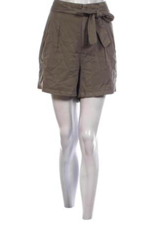 Дамски къс панталон Vero Moda, Размер XL, Цвят Зелен, Цена 13,00 €, #137444918