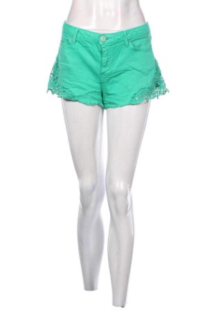 Pantaloni scurți de femei Stradivarius, Mărime L, Culoare Verde, Preț 58,00 Lei, #137413747
