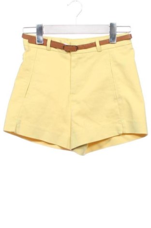 Pantaloni scurți de femei Stradivarius, Mărime XS, Culoare Galben, Preț 52,49 Lei, #137427240