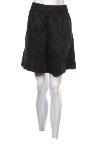 Pantaloni scurți de femei COS, Mărime XL, Culoare Negru, Preț 344,17 Lei, #137435011