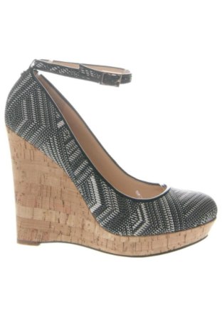 Încălțăminte de damă Guess, Mărime 40, Culoare Multicolor, Preț 498,66 Lei, #137398317