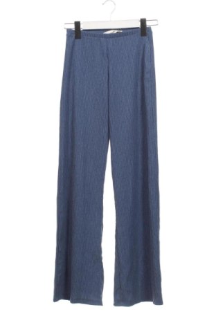 Damskie spodnie Pull&Bear, Rozmiar XS, Kolor Niebieski, Cena 45,46 zł, #137391001