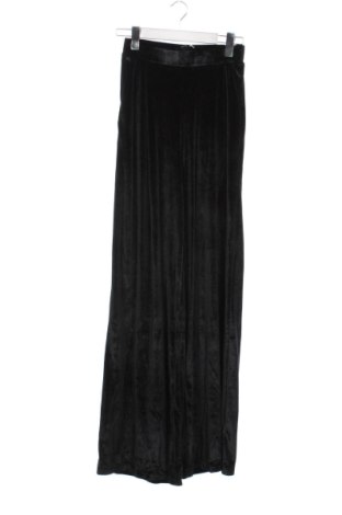 Damskie spodnie sportowe Pull&Bear, Rozmiar XS, Kolor Czarny, Cena 71,97 zł, #137401264