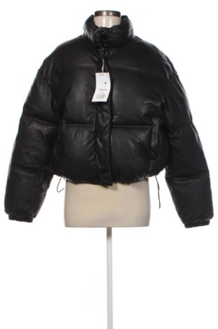 Dámská bunda  Bershka, Velikost L, Barva Černá, Cena  1 229,00 Kč, #137443685