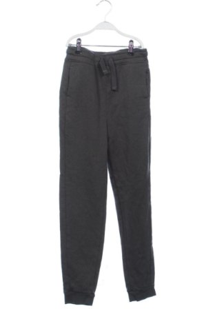 Pantaloni de trening, pentru copii Sinsay, Mărime 9-10y/ 140-146 cm, Culoare Gri, Preț 31,49 Lei, #137422651