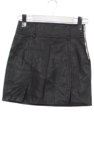 Кожена пола Bershka, Размер XXS, Цвят Черен, Цена 8,00 €, #137383033