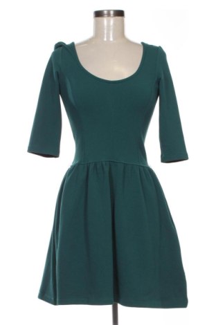 Ruha Bershka, Méret M, Szín Zöld, Ár 3 901 Ft, #137441248