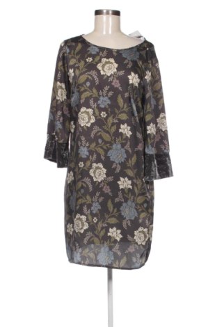 Rochie Motivi, Mărime XL, Culoare Multicolor, Preț 99,73 Lei, #137430821