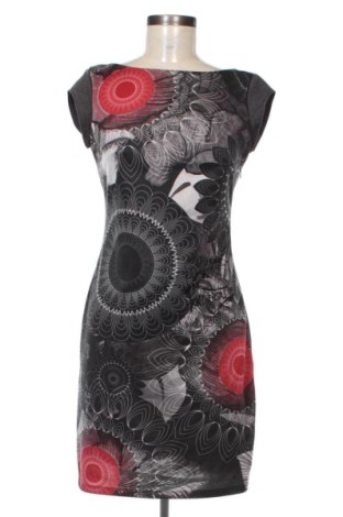 Рокля Desigual, Размер M, Цвят Многоцветен, Цена 46,54 €, #137446639