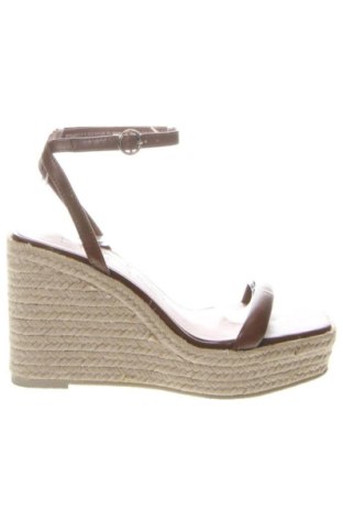 Sandale Unbranded, Mărime 36, Culoare Multicolor, Preț 131,23 Lei, #137390902