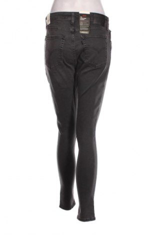 Дамски дънки Levi's, Размер M, Цвят Сив, Цена 89,47 €