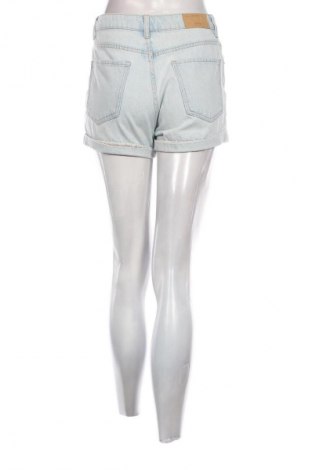 Γυναικείο κοντό παντελόνι Bershka, Μέγεθος S, Χρώμα Μπλέ, Τιμή 5,99 €