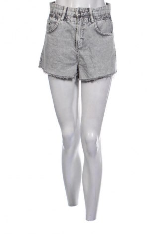 Dámske kraťasy  Bershka, Veľkosť S, Farba Sivá, Cena  6,95 €