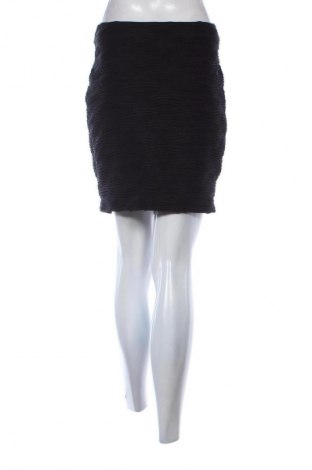 Пола Amisu, Размер M, Цвят Черен, Цена 4,09 €