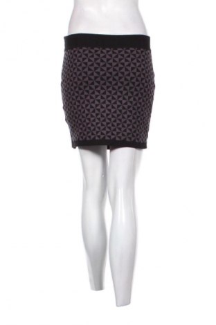 Пола Amisu, Размер L, Цвят Многоцветен, Цена 3,57 €