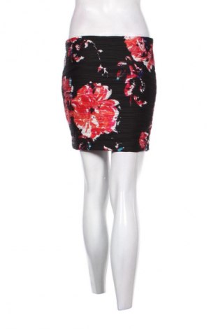 Пола Amisu, Размер S, Цвят Многоцветен, Цена 4,86 €