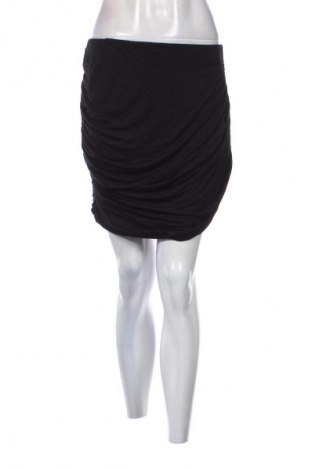 Пола Boohoo, Размер M, Цвят Черен, Цена 2,04 €