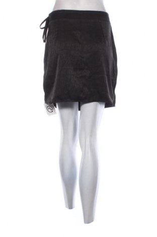 Пола Boohoo, Размер S, Цвят Черен, Цена 7,93 €