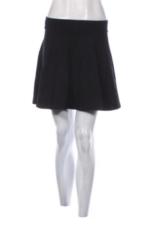 Пола Clockhouse, Размер S, Цвят Черен, Цена 2,04 €