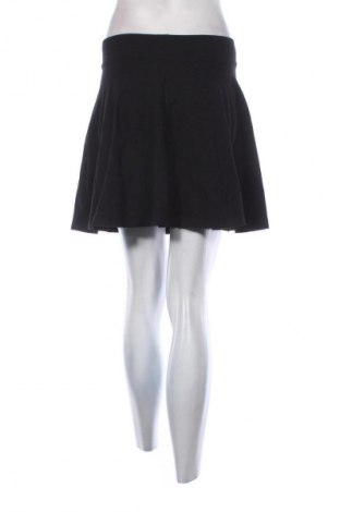 Пола Clockhouse, Размер S, Цвят Черен, Цена 2,04 €