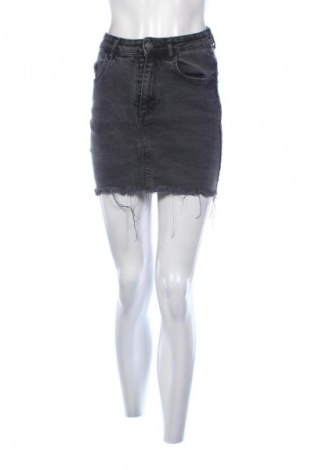 Пола Cropp, Размер S, Цвят Черен, Цена 3,57 €