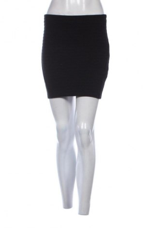 Пола Jennyfer, Размер M, Цвят Черен, Цена 2,04 €