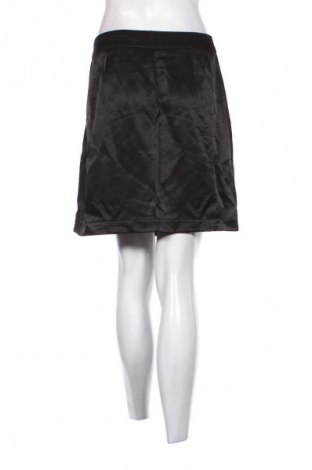 Пола MSCH, Размер M, Цвят Черен, Цена 3,06 €