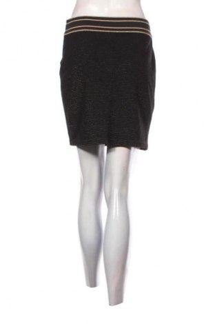 Пола Mango, Размер M, Цвят Многоцветен, Цена 2,04 €